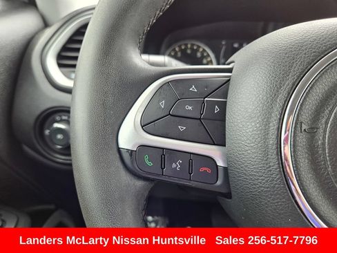 Used 2019 Jeep Renegade Latitude AWD/4WD image 26
