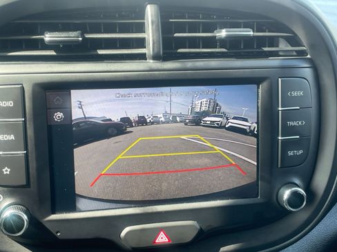 Used 2025 Kia Soul LX w/ LX Technology Package image 24