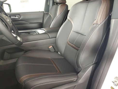 New 2026 Nissan Armada SL w/ Captain's Chari Seat Package image 12