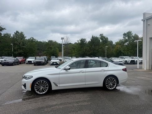 Used 2023 BMW 530i xDrive w/ Premium Package AWD/4WD image 2