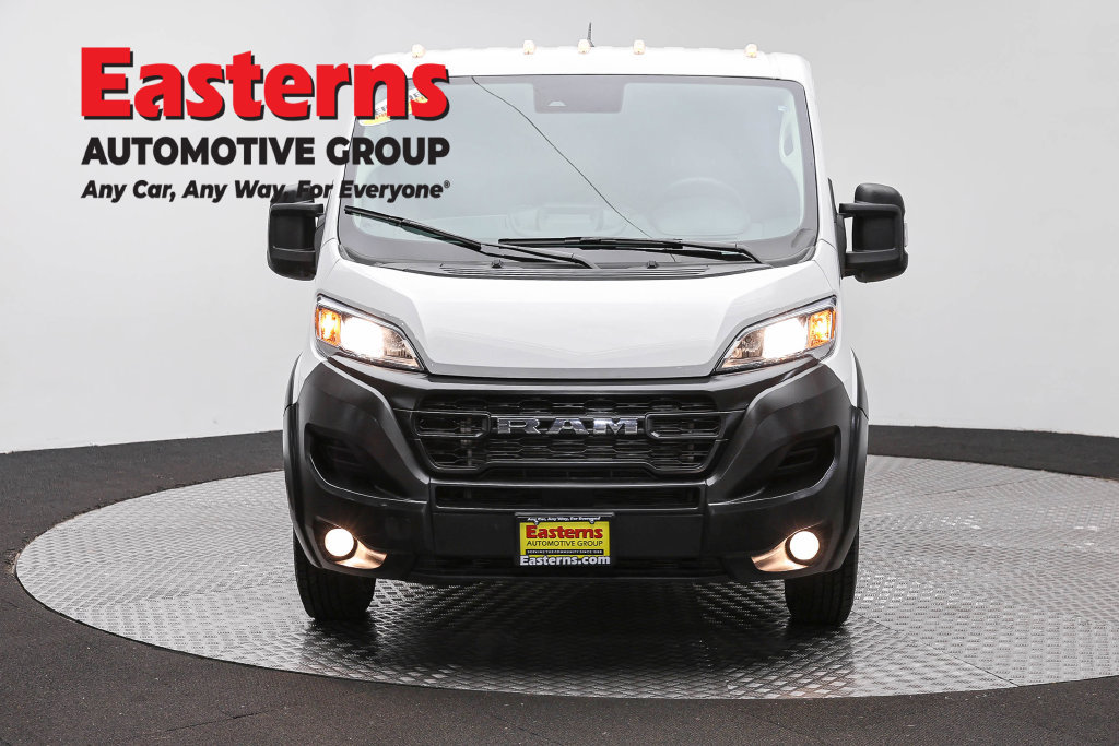 Used 2025 RAM ProMaster 2500 w/ Convenience Group FWD image 3