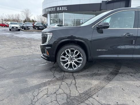 New 2026 GMC Acadia Denali Ultimate w/ LPO, All-Weather Package image 5
