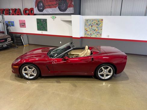 Used 2006 Chevrolet Corvette Convertible w/ Preferred Equipment Group RWD image 86