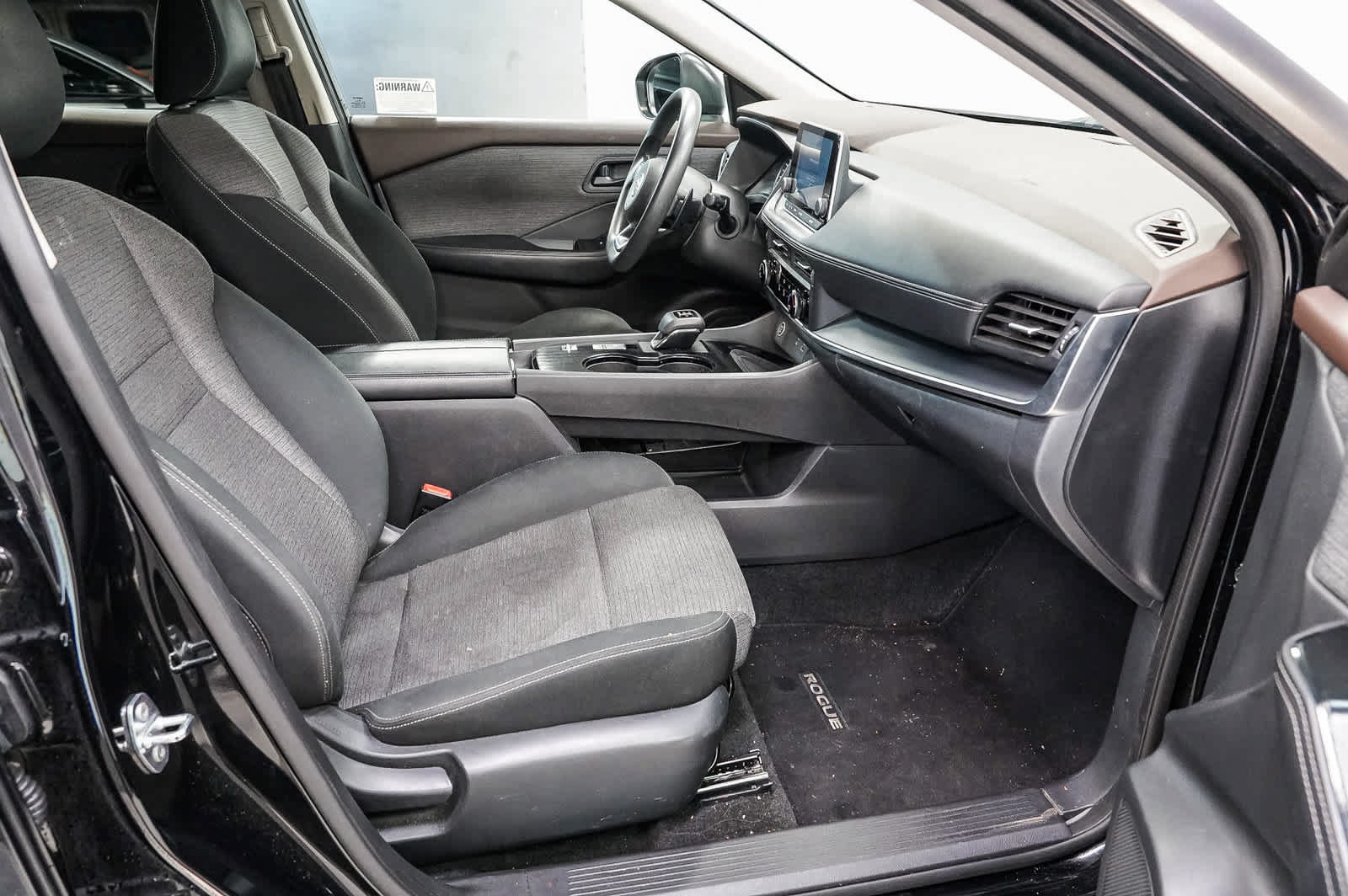 Used 2021 Nissan Rogue S FWD image 16