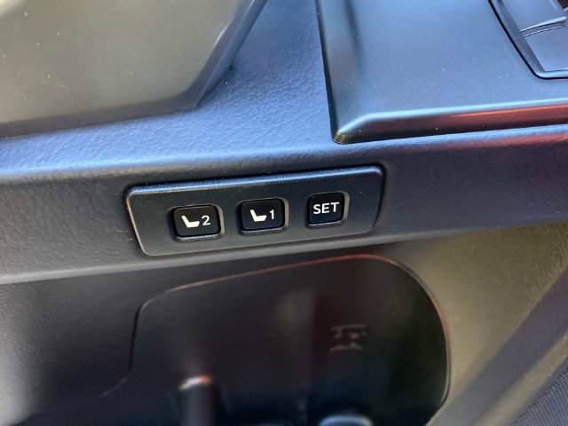 Used 2023 Lexus GX 460 Luxury w/ Accessory Package AWD/4WD image 14