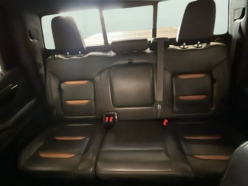 Used 2024 GMC Sierra 1500 AT4 w/ Technology Package image 15