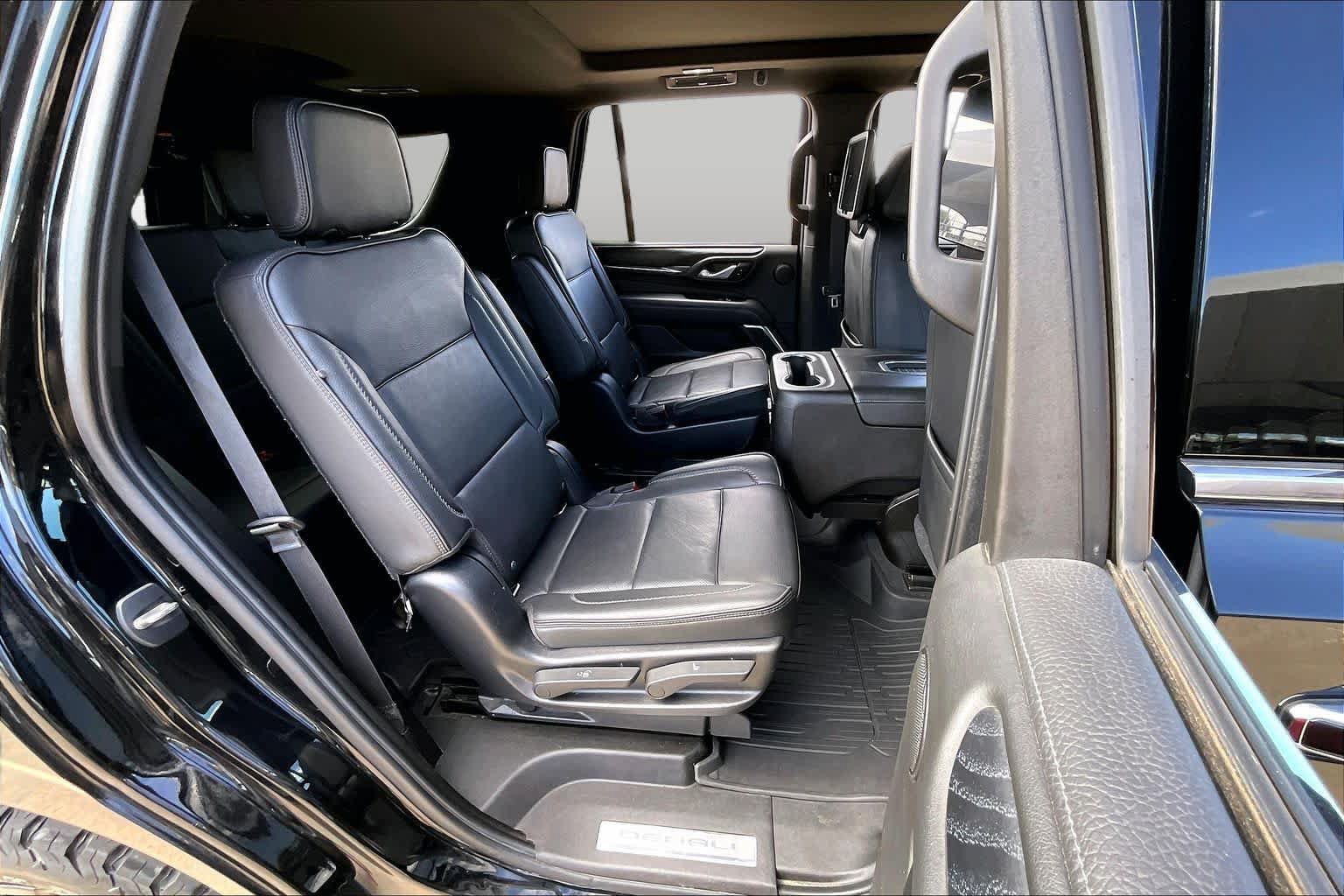 Used 2021 GMC Yukon Denali w/ Denali Ultimate Package AWD/4WD image 18