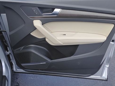 Certified 2024 Audi Q5 e Premium Plus image 26