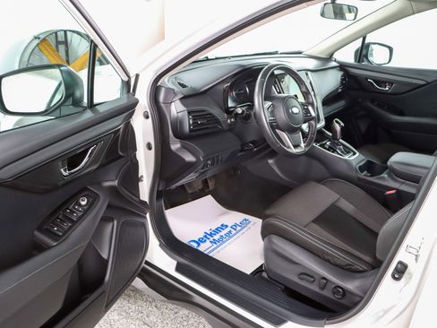 Used 2025 Subaru Outback Premium image 3