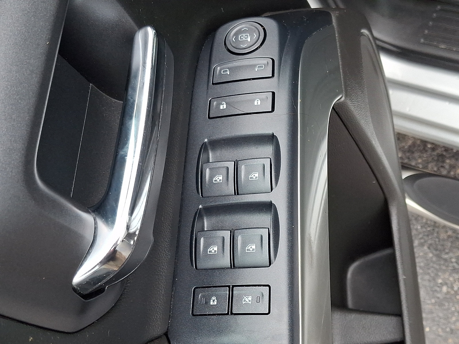 Used 2018 Chevrolet Silverado 1500 LT w/ LT Eassist Package AWD/4WD image 23