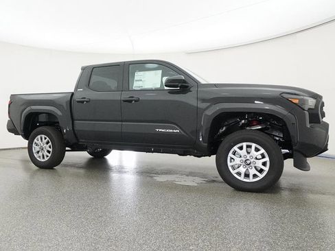 New 2025 Toyota Tacoma SR5 image 31