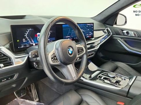 Used 2024 BMW X7 xDrive40i w/ M Sport Package AWD/4WD image 19