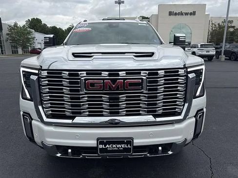 Used 2024 GMC Sierra 2500 Denali w/ Denali Reserve Package AWD/4WD image 2