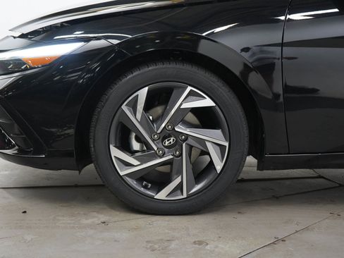Used 2025 Hyundai Elantra SEL FWD image 26