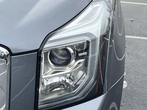 Used 2018 GMC Yukon Denali w/ Denali Ultimate Package image 9