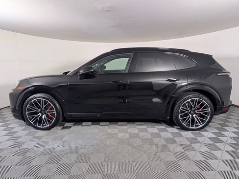New 2026 Porsche Cayenne Turbo AWD/4WD image 2
