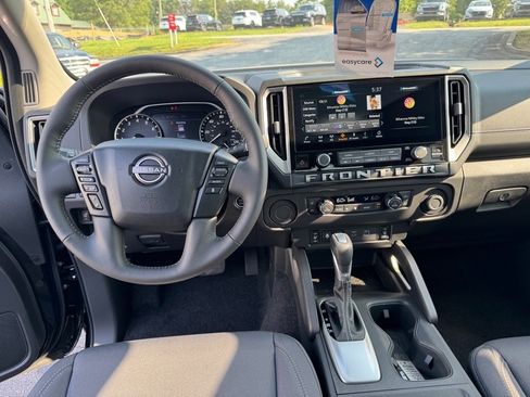 New 2025 Nissan Frontier SV w/ SV Convenience Package image 13