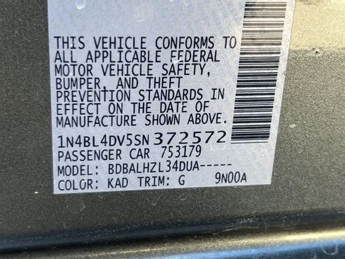 Used 2025 Nissan Altima 2.5 SV image 27