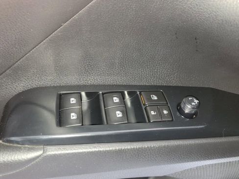 Used 2020 Toyota Camry SE image 28