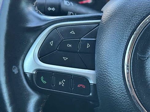 Used 2018 Jeep Compass Latitude w/ Popular Equipment Group AWD/4WD image 18