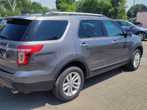 Used 2013 Ford Explorer XLT FWD image 5