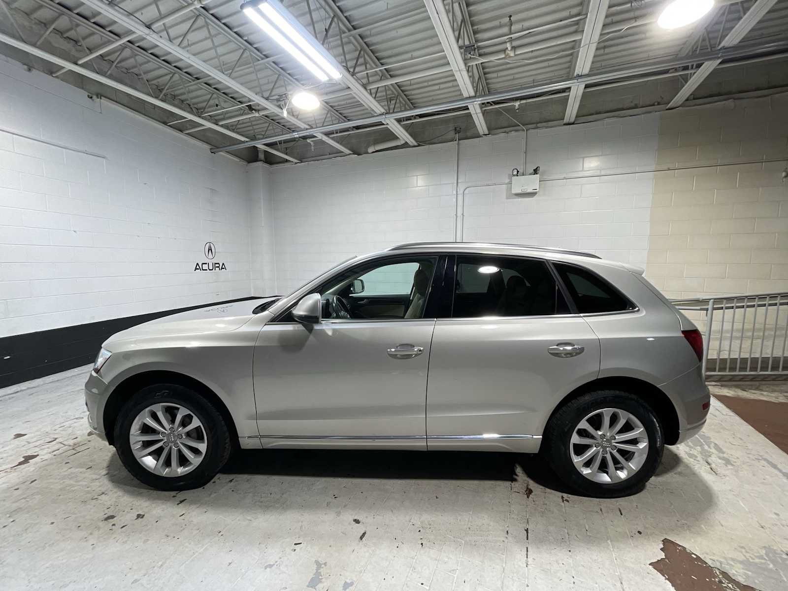 Used 2015 Audi Q5 2.0T Premium Plus w/ Technology Package AWD/4WD image 3