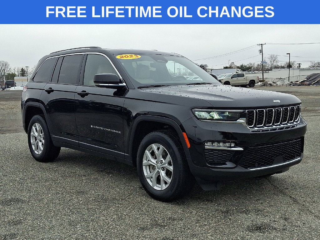 Used 2023 Jeep Grand Cherokee Limited w/ Luxury Tech Group II AWD/4WD image 1