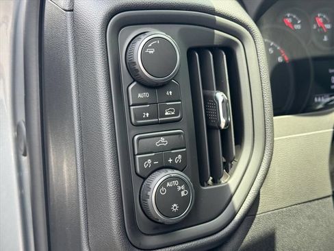 Used 2026 Chevrolet Silverado 1500 Custom w/ LPO, Dark Essentials Package AWD/4WD image 16