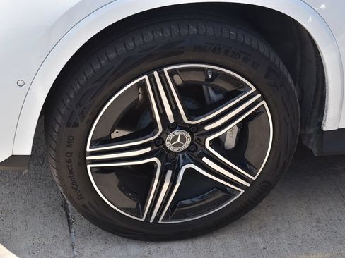 Used 2024 Mercedes-Benz GLC 300 4MATIC image 12
