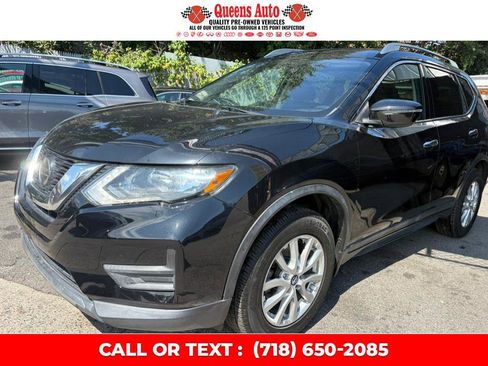 Used 2018 Nissan Rogue SV image 4
