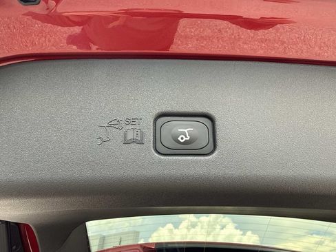 New 2026 Lincoln Nautilus Premier AWD/4WD image 12