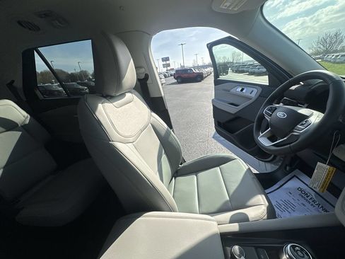 New 2026 Ford Explorer Active AWD/4WD image 15