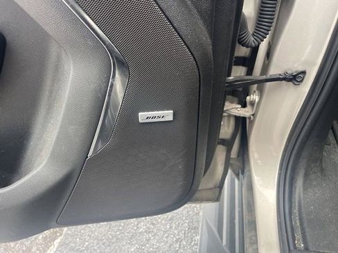 Used 2024 Chevrolet Suburban Premier AWD/4WD image 32