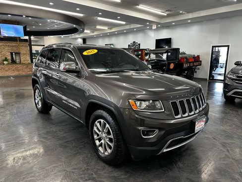 Used 2015 Jeep Grand Cherokee Limited w/ Trailer Tow Group IV AWD/4WD image 3