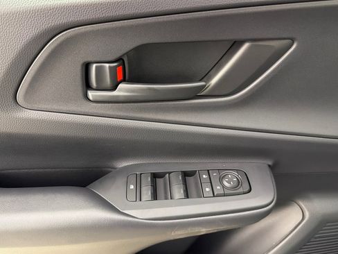 Used 2026 Toyota Prius Plug-In Hybrid image 10