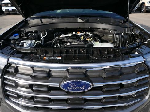 Used 2026 Ford Explorer Active w/ Active Comfort Package RWD image 28