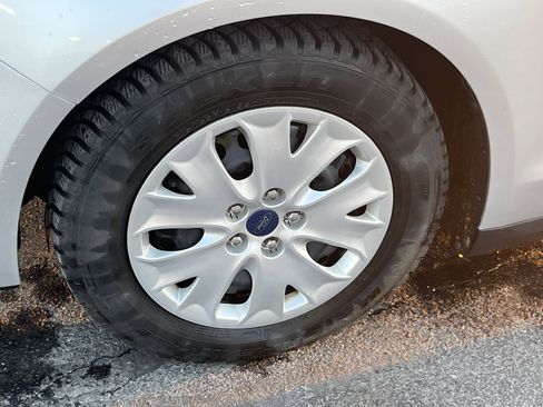 Used 2014 Ford Fusion S image 11