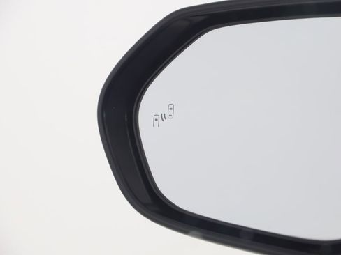 Used 2025 Toyota Camry SE image 24