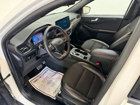 Used 2024 Ford Escape ST-Line w/ Tech Pack #1 FWD image 17