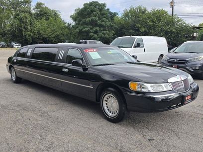 Used 2002 Lincoln Town Car Executive