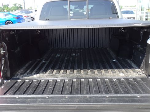Used 2020 Toyota Tacoma SR AWD/4WD image 8