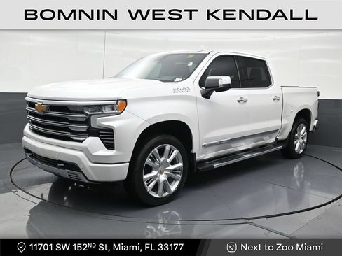 Used 2025 Chevrolet Silverado 1500 High Country w/ High Country Premium Package AWD/4WD image 1