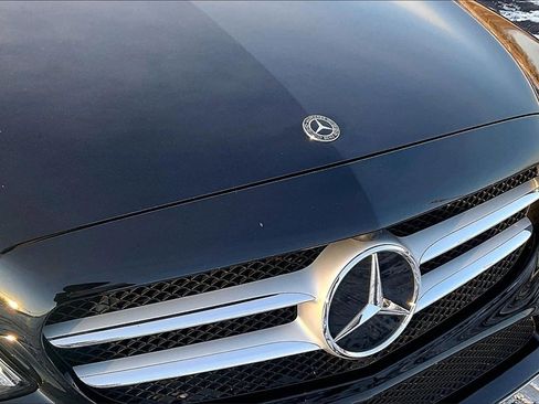 Used 2021 Mercedes-Benz C 300 Sedan w/ Premium Package image 33