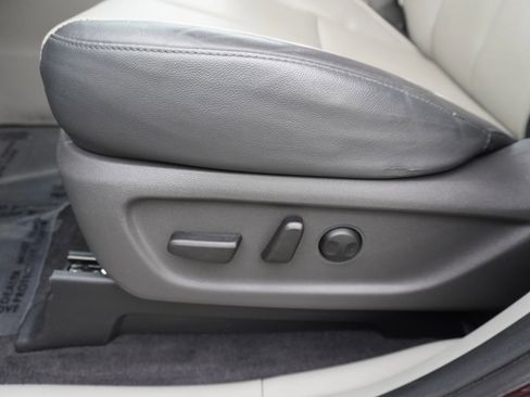 Used 2018 Kia Sedona LX w/ LX Essentials Premium Package FWD image 29