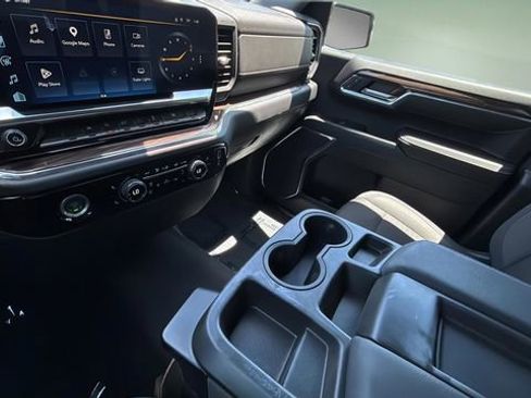 Used 2023 Chevrolet Silverado 1500 LT AWD/4WD image 14