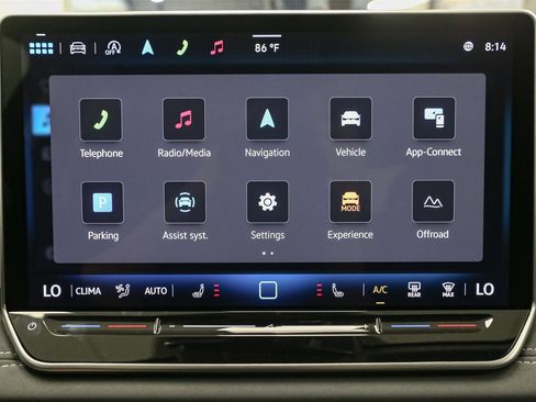 New 2025 Volkswagen Tiguan SE image 17