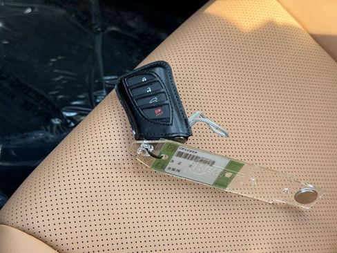 Certified 2024 Lexus ES 350 w/ Premium Package image 37