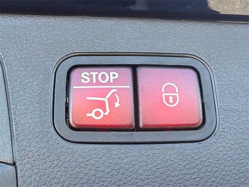 Used 2019 Mercedes-Benz GLC 300 GLC 300 image 19