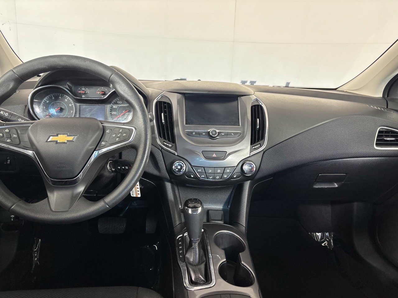 Used 2018 Chevrolet Cruze LT w/ LT Fleet Convenience Package FWD image 22