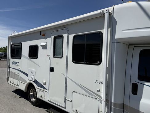 Used 2004 Chevrolet Express 3500 w/ RV Package. Upfitter Option RWD image 20
